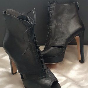 Vince Camuto Size 8 Black Leather